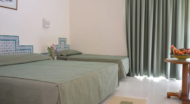 Hotel Venice Beach - Families and Couples Only