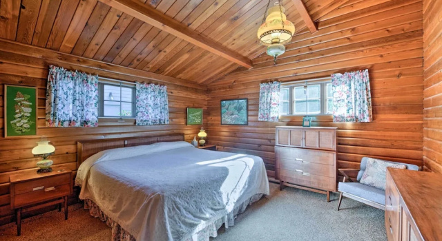 Waterfront Manson Cabin on Lake Chelan w/ Deck!, 预订 度假屋 曼森 Lake Chelan