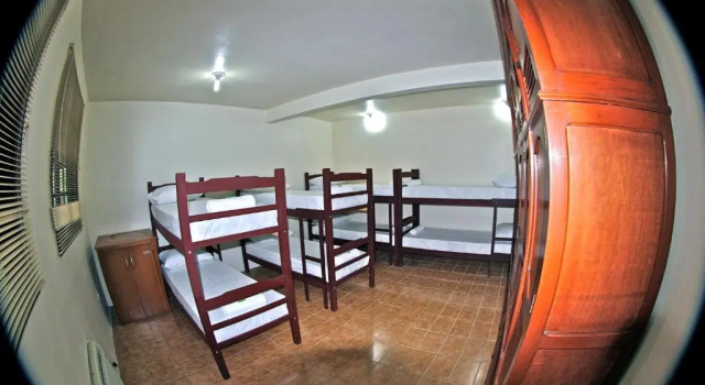 Кровать в общем номере Hostel e Pousada Barra da Tijuca