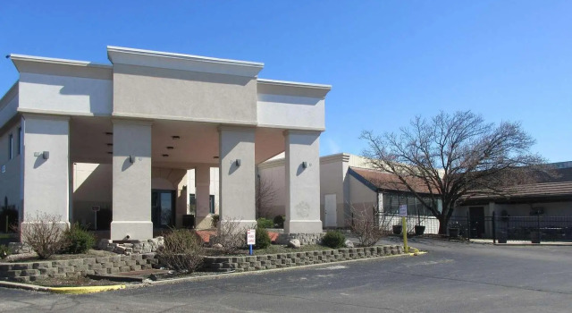 Номер Standard Quality Inn & Suites
