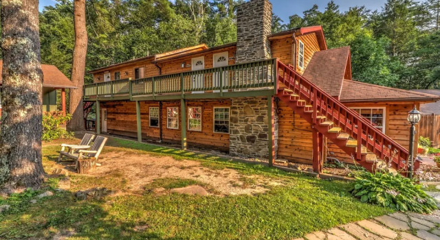 Magnolia Streamside Resort, Book Ferieresort Canadensis 