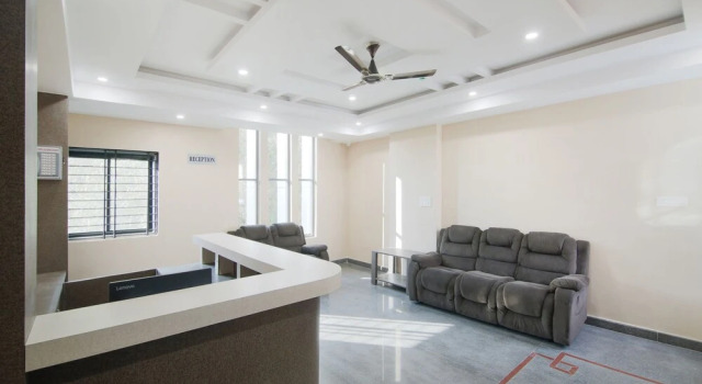 OYO 13595 VT Residency