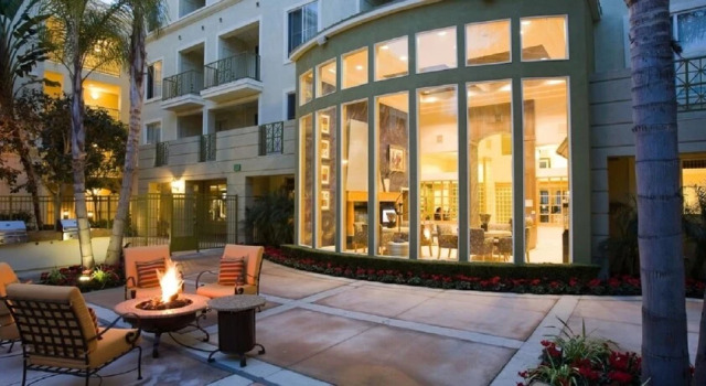 MARINA PRESIDENTIAL SUITE w AMAZING VIEWS & AMENITIES, Забронировать Отель Отели Лос-Анджелеса 4 звезды, 4*