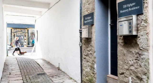 Monterey Residence - Stunning, Duplex Apartment in the Heart of Kendal, Varaa Huoneisto Asunnot kohteessa Merseyside, Huoneisto