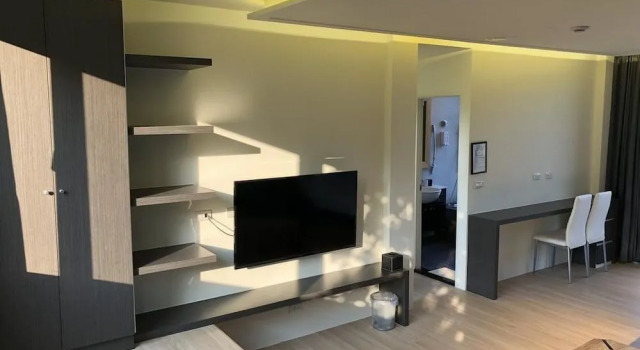 Ming Yueju, Book Bed and Breakfast Hotels in Taichung Area with a Pool, Swimming Pool
