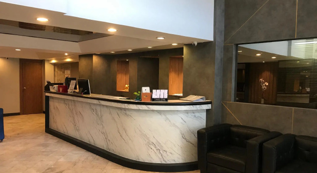 Maxim's Inn