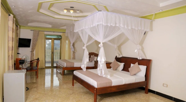 Семейный номер Standard Дуплекс c 1 комнатой с балконом и рядом с пляжем Victoria Royal Beach Hotel