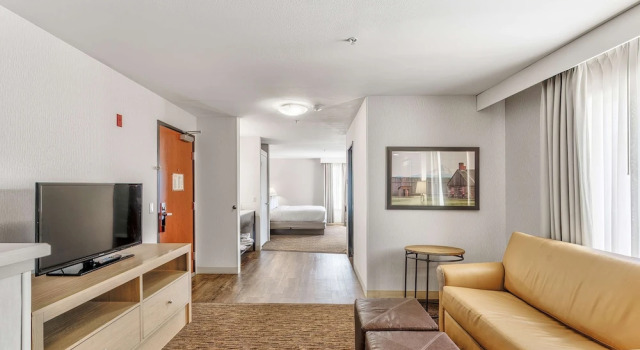 Люкс c 1 комнатой DoubleTree by Hilton Vancouver