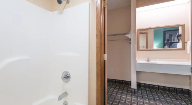 Люкс Super 8 by Wyndham Mt. Carmel IL