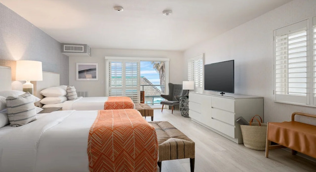 Четырёхместный номер Standard с балконом и с видом на внутренний двор Beach Terrace