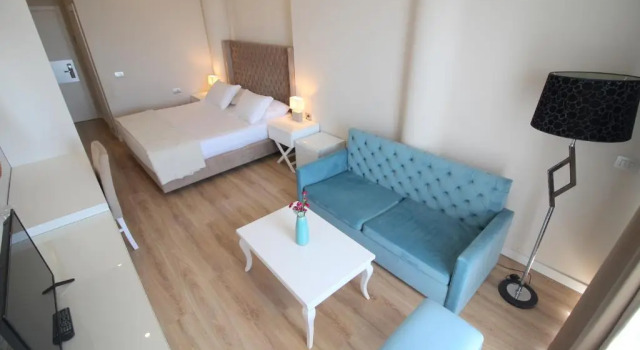 Трёхместный номер Standard с балконом Hotel Sejko
