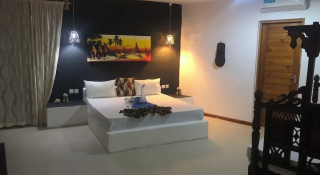 Четырёхместный семейный номер Standard с видом на море AVO Boutique Hotel