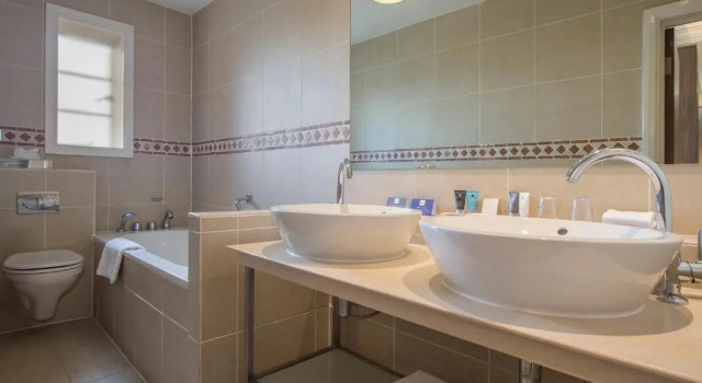 Номер Premium Crowne Plaza Royal Victoria - Sheffield by IHG