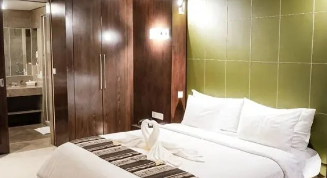 Suite Crown Victoria Hotel Tulungagung