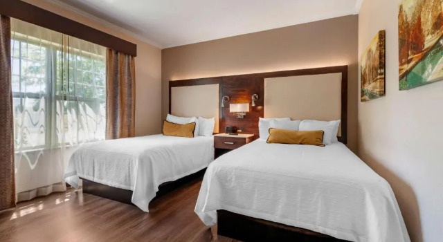 Люкс с 2 комнатами Best Western Premier Bridgewood Hotel Resort
