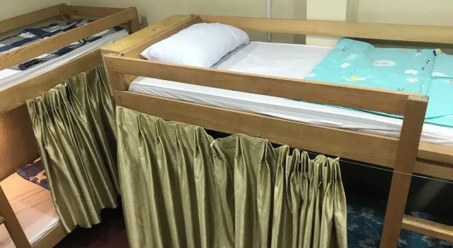 Кровать в общем номере Haiphong Backpacker Hostel