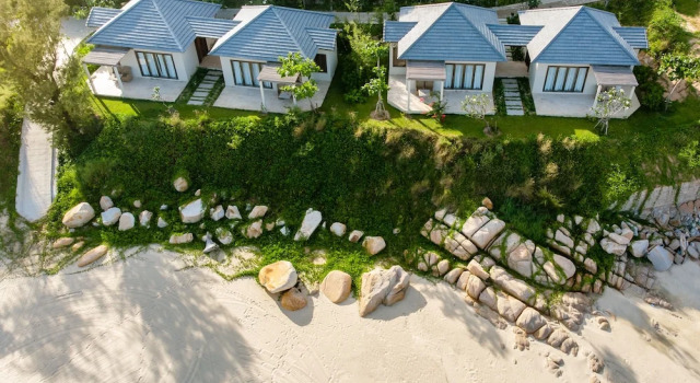 Полулюкс с балконом и рядом с пляжем Crown Retreat Quy Nhon Resort
