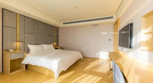 Люкс JI Hotel (Weihai City Center Weigao Plaza)