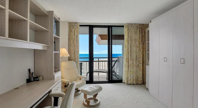 Modern 11th Floor Beachfront Condo With Views/pool, Забронировать Апартаменты/квартира Отели в центре Марко-Айленд, в центре, Парковка