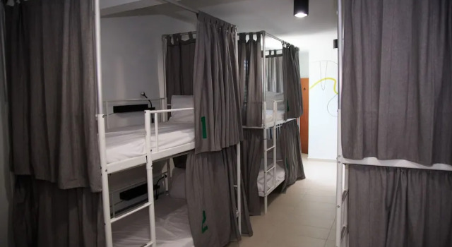 Кровать в общем номере Nomada Beach Hostel- Isla Verde