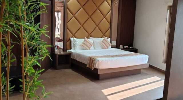 Полулюкс Hotel Camel managed by CLAY