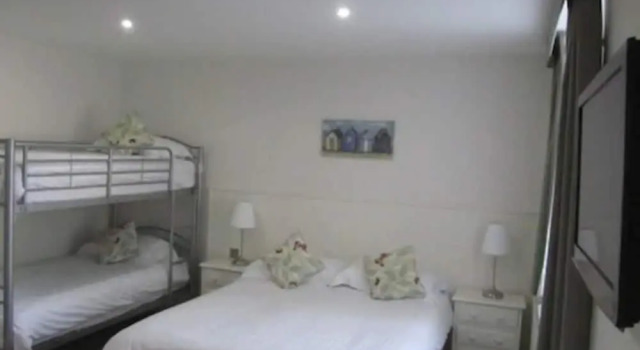 Четырёхместный семейный номер Standard Ommaroo Hotel