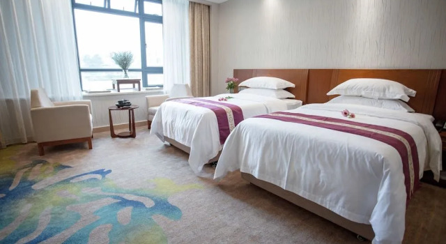 Rong Da Jiu Zhou Hotel, Varaa Hotelli Hotellit Guangdong aamiaisella, Aamiainen