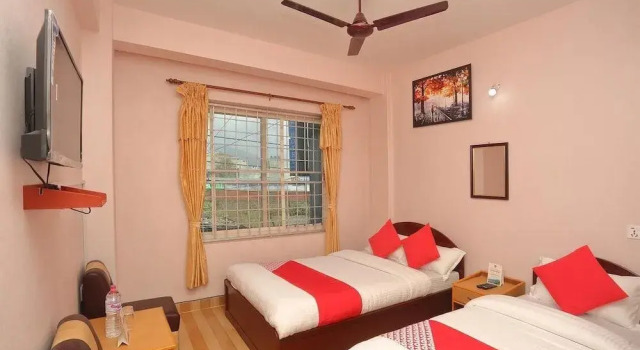 Oyo 717 Hotel Gurung Culture, Prenota Hotel Pokhara Gandaki Pradesh Province