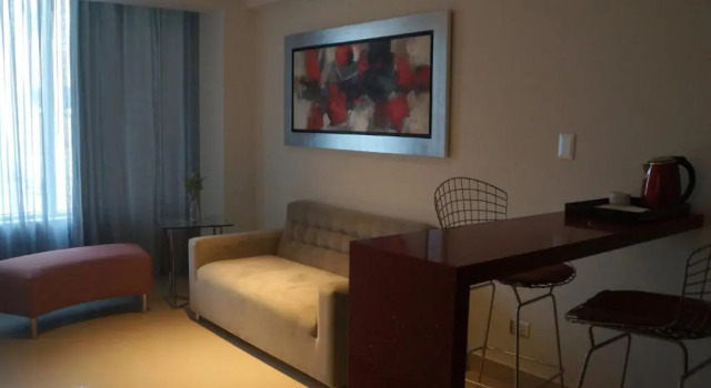 Полулюкс Apart Hotel Petit Palace Suites