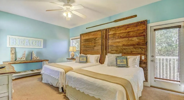 GOING COASTAL 3 Bedroom Holiday Home by Five Star Properties, Book Hotel Hoteller i Seacrest med parkering, Parkering