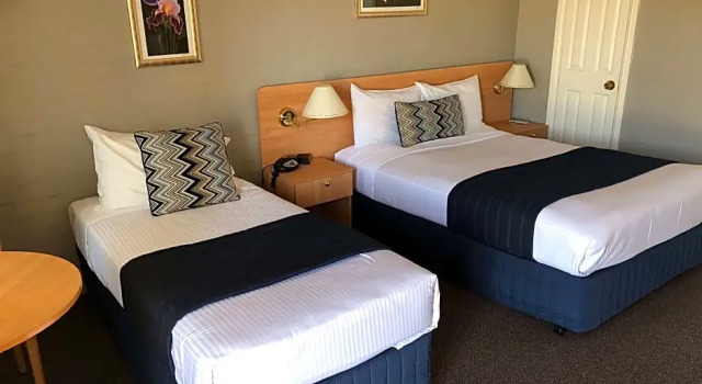 Трёхместный номер Standard Coachmans Inn Motel
