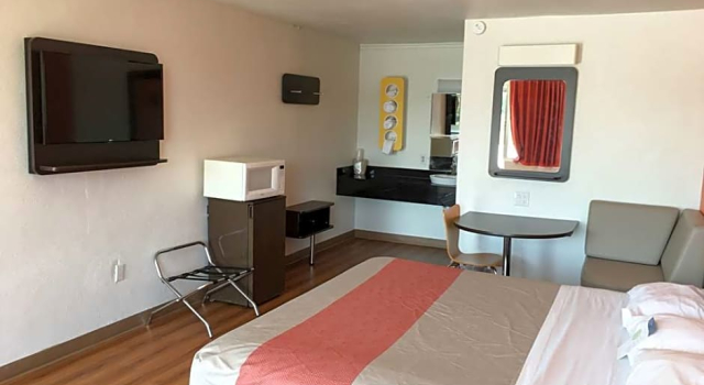 Номер Standard Motel 6-Connellys Springs, NC