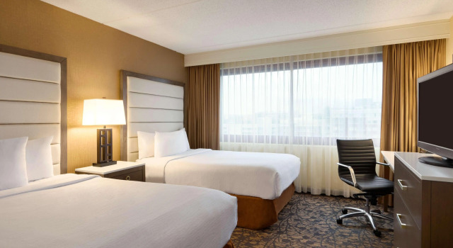 Embassy Suites by Hilton Boston Waltham, Rezerwuj Hotel Hotele w New England z basenem, Basen