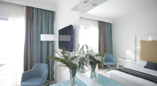 Двухместный номер Standard с видом на внутреннюю территорию Leonardo Plaza Cypria Maris Beach Hotel & Spa