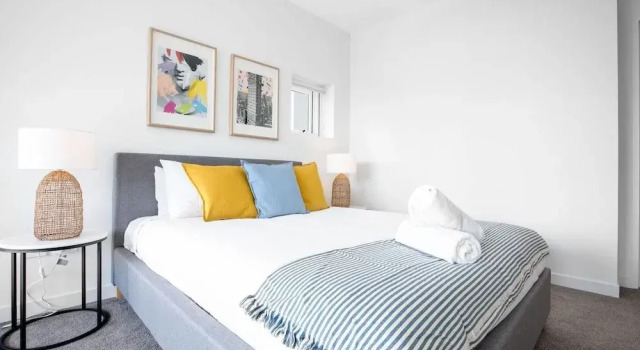 Wow Southport Apartment Near Light Rail Station