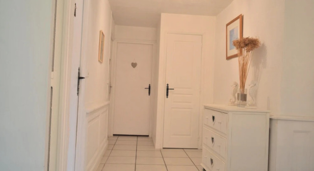 Patio Valros, Book Hotel Hotels in Valros with Parking, Parking