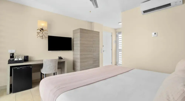 Номер Standard с видом на океан Delfins Residences
