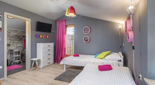 Stunning Home in Nedescina With Sauna, Wifi and 6 Bedrooms, Rezerwuj Hotel Nedeščina Central Istria