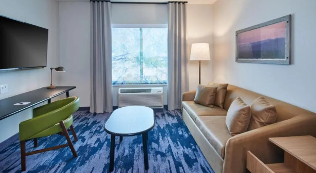 Двухместный люкс Fairfield Inn & Suites by Marriott Chicago OHare