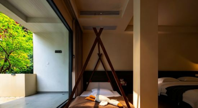 Семейный люкс с балконом Only this fairyland,  designer art villa mountain lodging