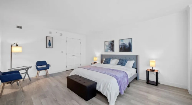 Cozysuites TWO Bold Beachfront Condos