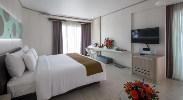 Двухместный номер Premier CHIC Tower с балконом и с видом на море Pattaya Discovery Beach Hotel