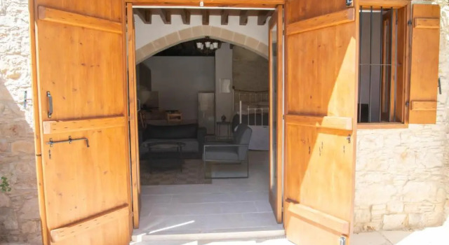 Cleo's Inn, Rezerwuj Hotel Lofu Limassol
