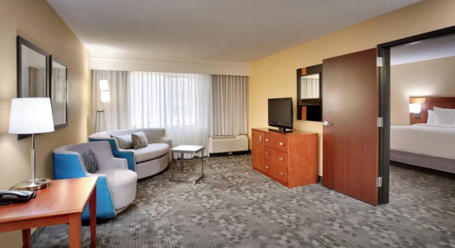 Люкс c 1 комнатой Courtyard by Marriott Salt Lake City Sandy