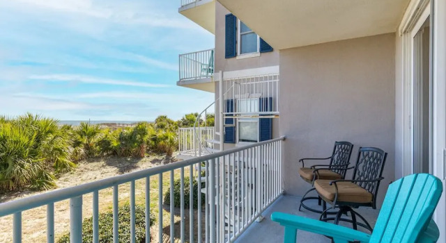 Номер Standard Ocean Song by Tybee Vacation Rentals