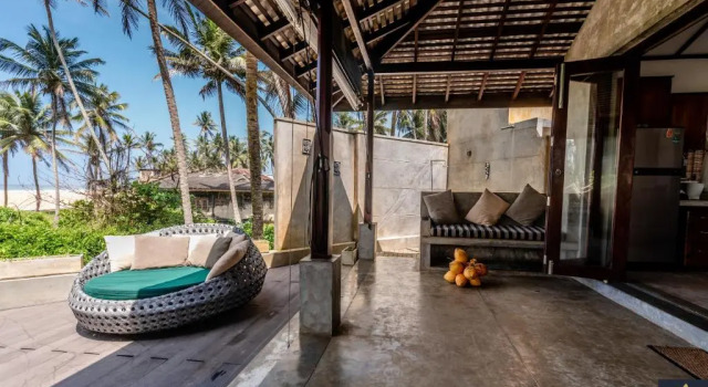Вилла Rakuen Beach Villa