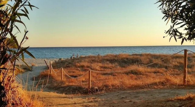 Вилла Luxury Beach Escape, Sea View Hottub,cinema Lounge
