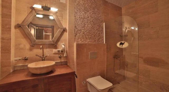Четырёхместный номер Standard Caravanserai Inn Hotel