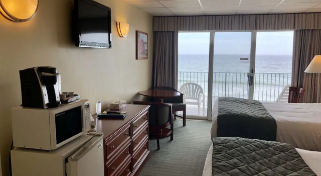 Atlantic Oceanfront Hotel, Varaa Hotelli Hotellit New England uima-altaalla, Uima-allas