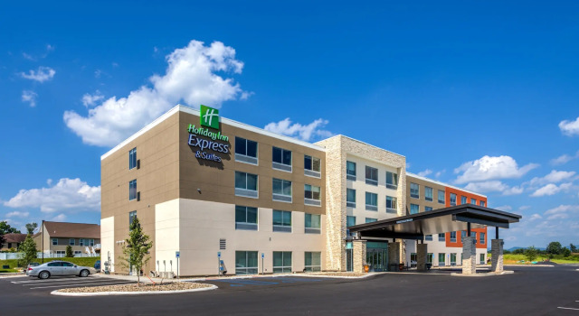 Holiday Inn Express & Suites Reedsville - State Coll Area by IHG